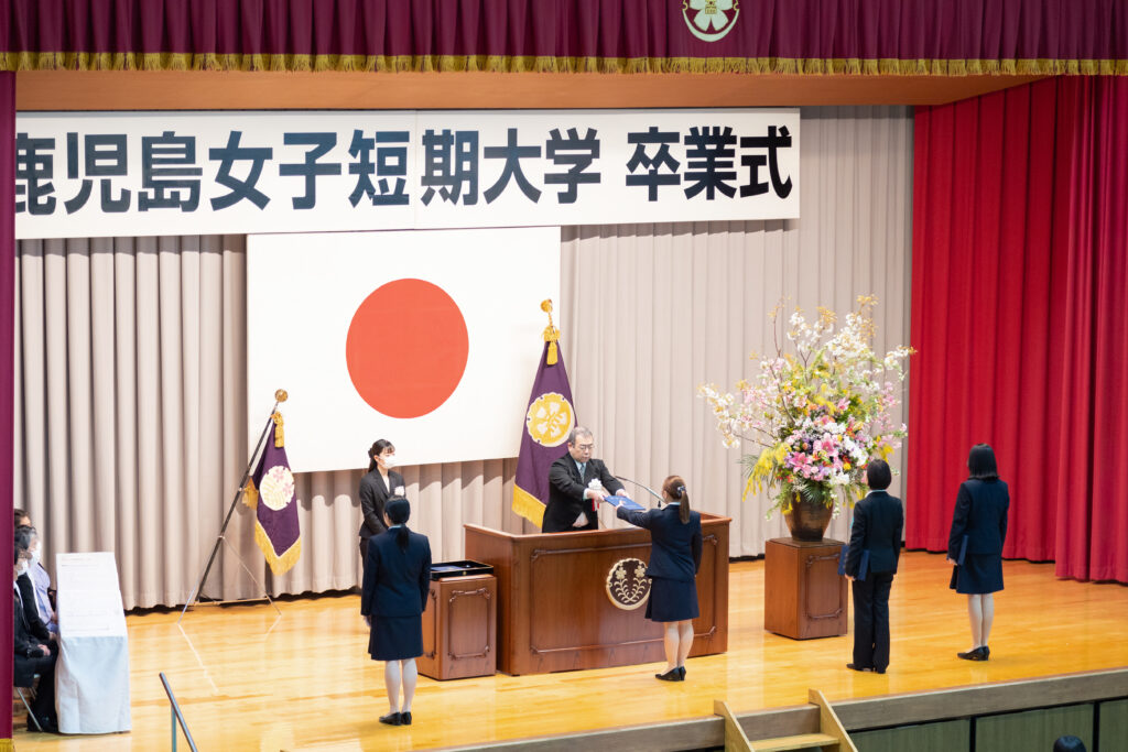 卒業式の様子写真
