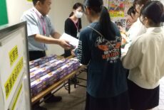 災害備蓄用食品を配布しました